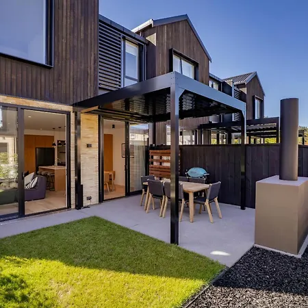 Explorers Rest - Wanaka Holiday Home